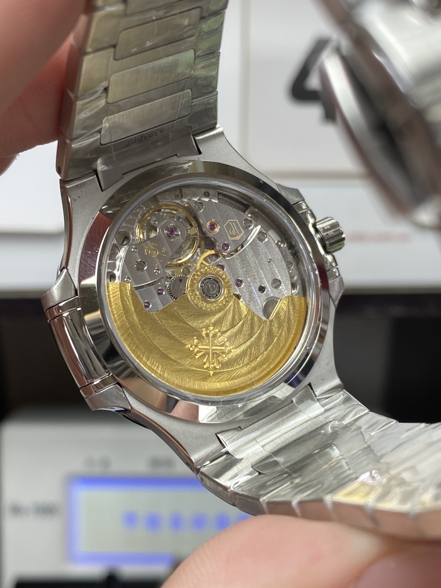 Patek Philippe Nautilus series 71181A-010, White Dial with Steel Bracelet Version, 35.2mm size.