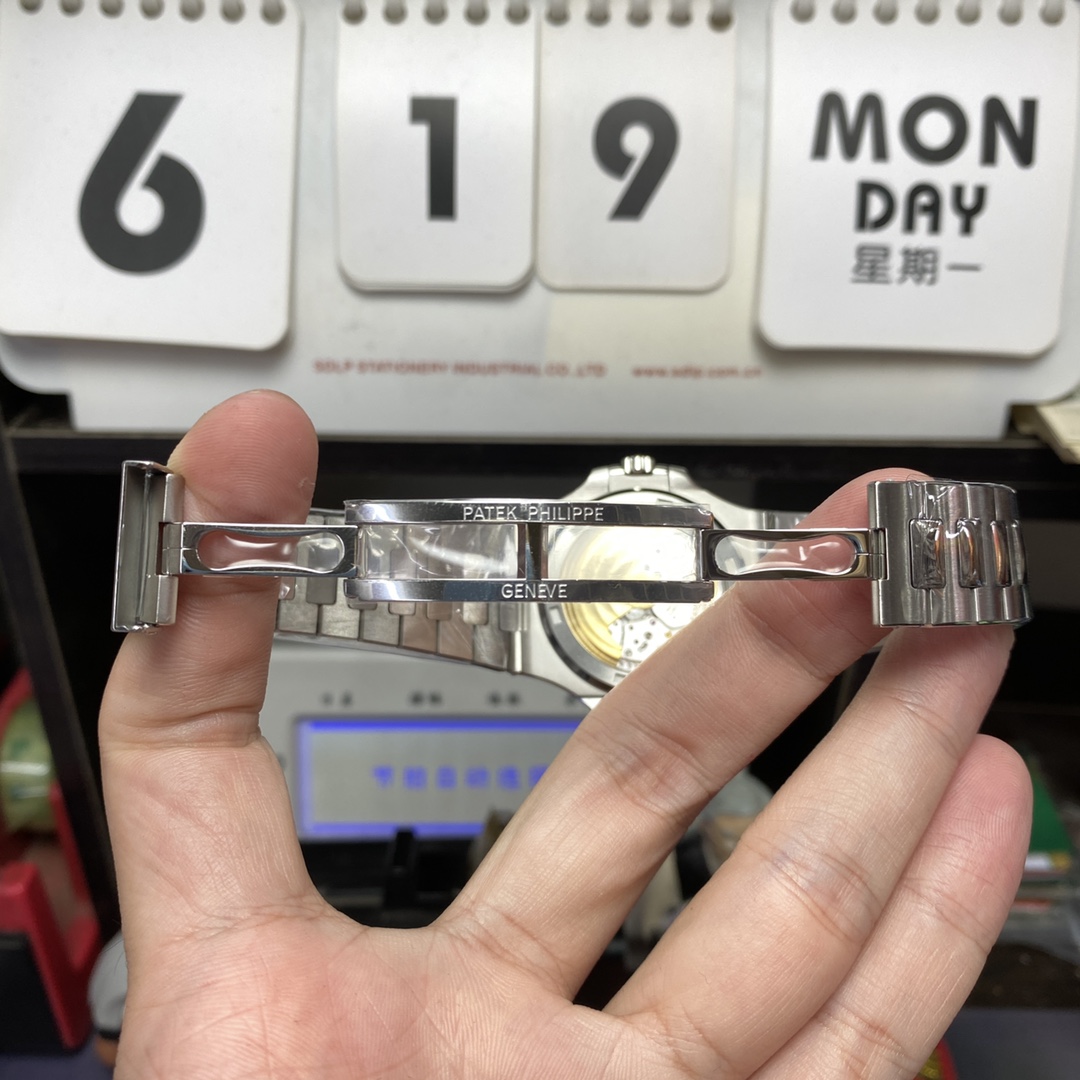 Patek Philippe Nautilus series 57111A-011, White Dial, 40mm Size.