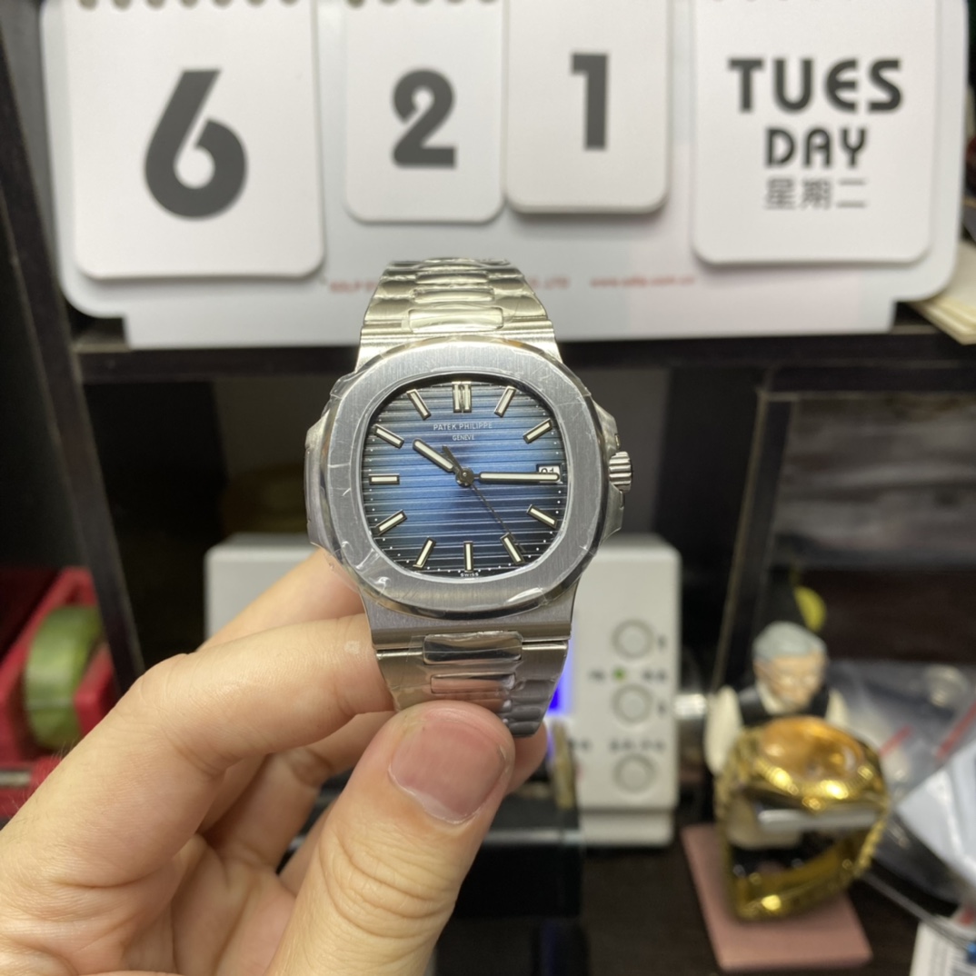 Patek Philippe Nautilus series 58111G-001, White Case with Blue Dial, 40mm Size.