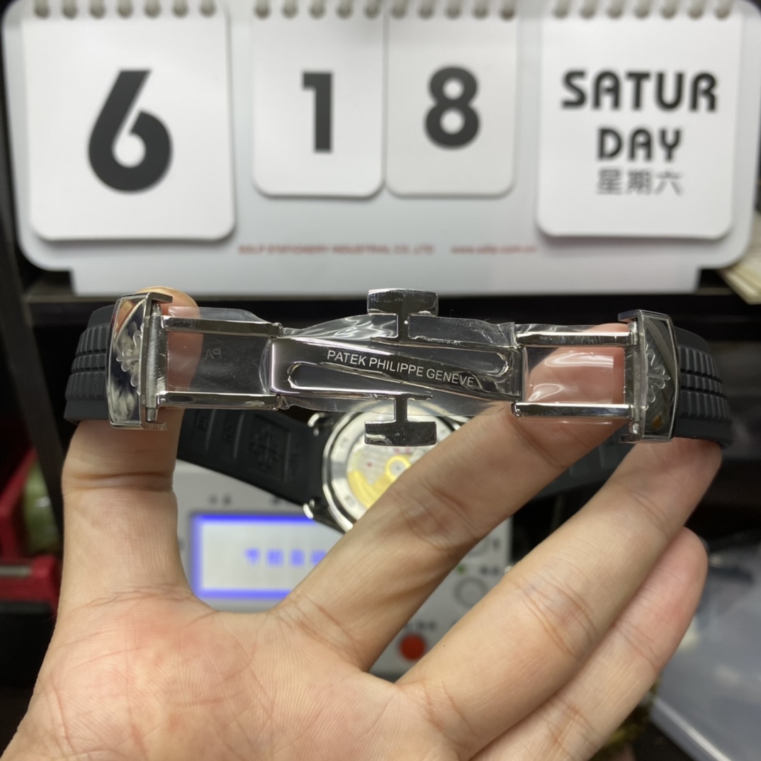 Patek Philippe Aquanaut Series 5167A-001, Black Dial, 40mm Size.