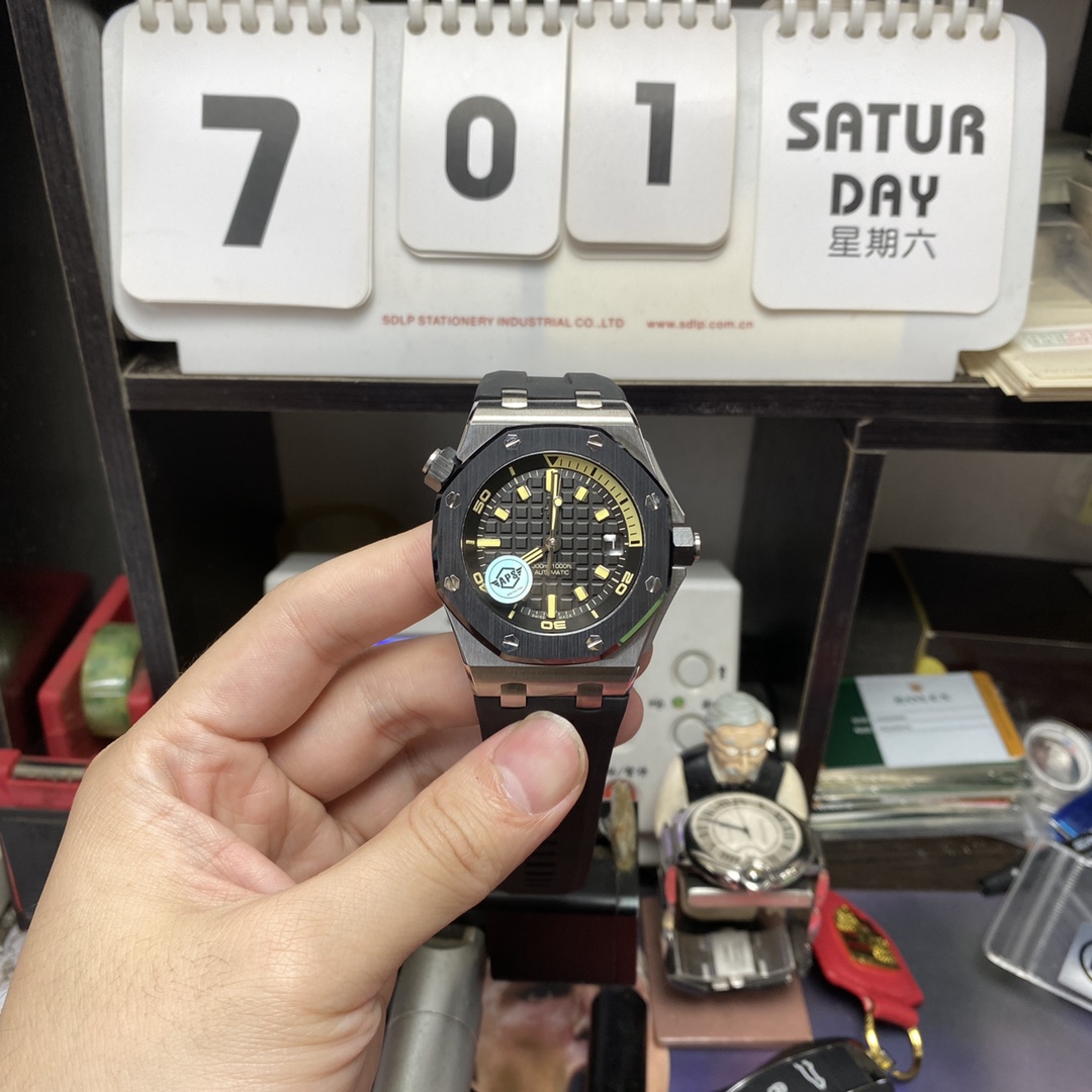 Audemars Piguet Royal Oak Offshore Series 15720CN.OO.A002CA.01, Black Dial Ceramic Bezel, 42mm Size.