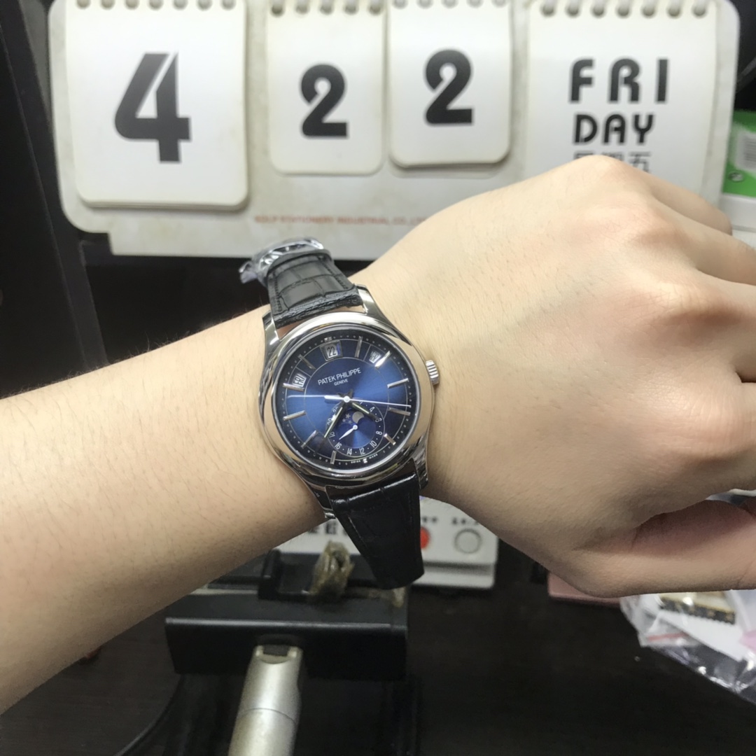 Patek Philippe Classical Watch Complicated Timepiece Series 5205G-013, Blue Dial, 40mm Size.