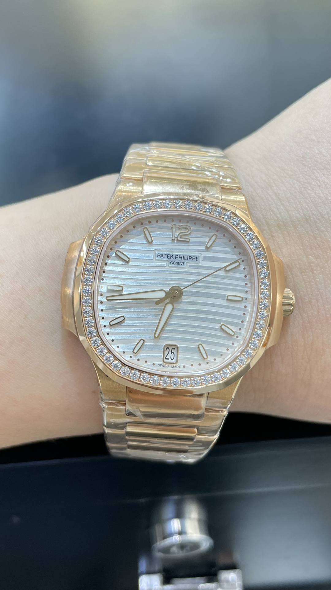 Patek Philippe Nautilus Sporty Elegance Series 71181200R-001, Silver Dial, 35.2mm size WOMEN
