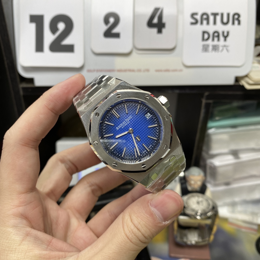 Audemars Piguet Royal Oak Offshore Series15202IP.OO.1240IP.01, Smoked Blue Dial, 39mm Size.