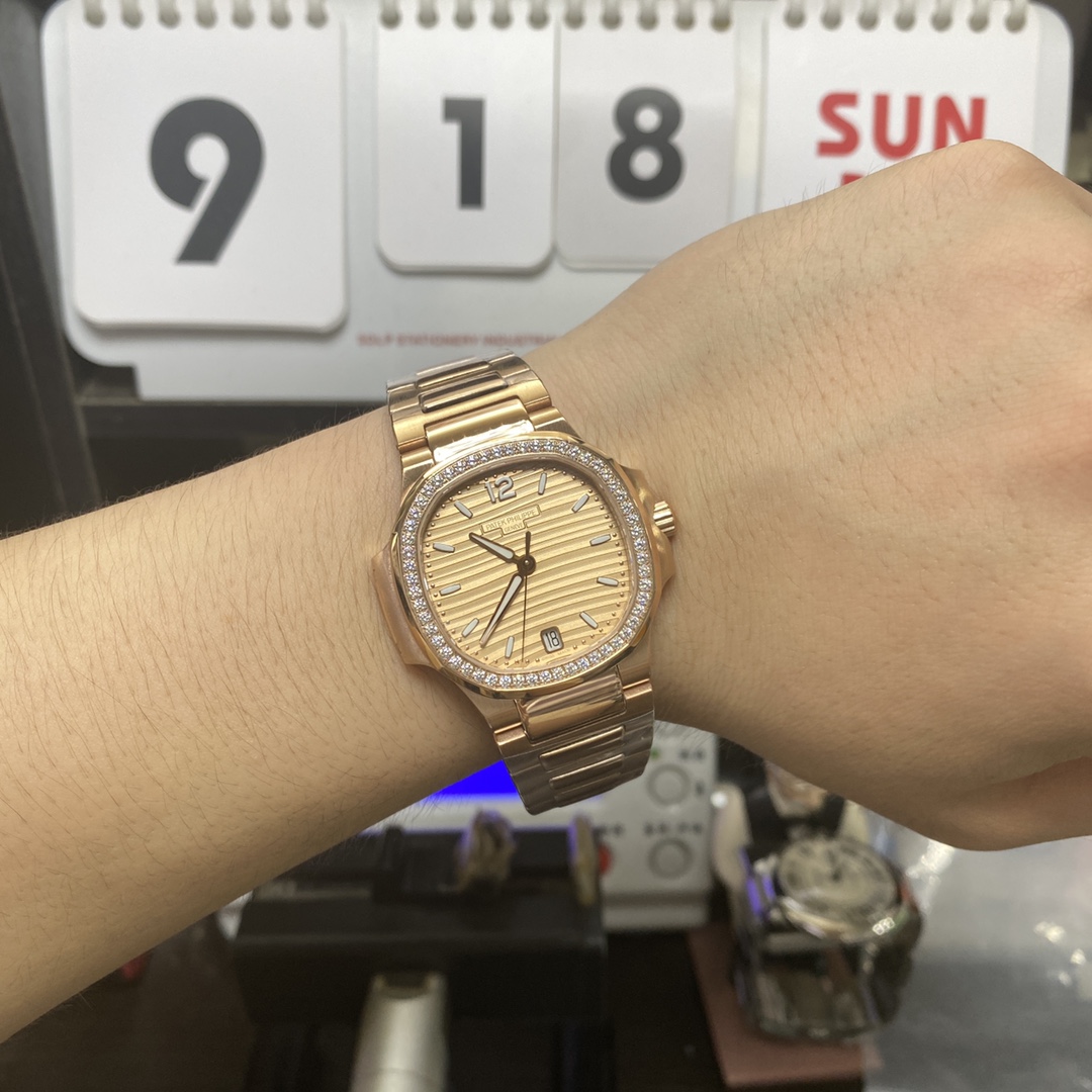 Patek Philippe Nautilus series 71181200R-010, All Rose Gold Case with Diamond Bezel, 35.2mm Size WOMEN
