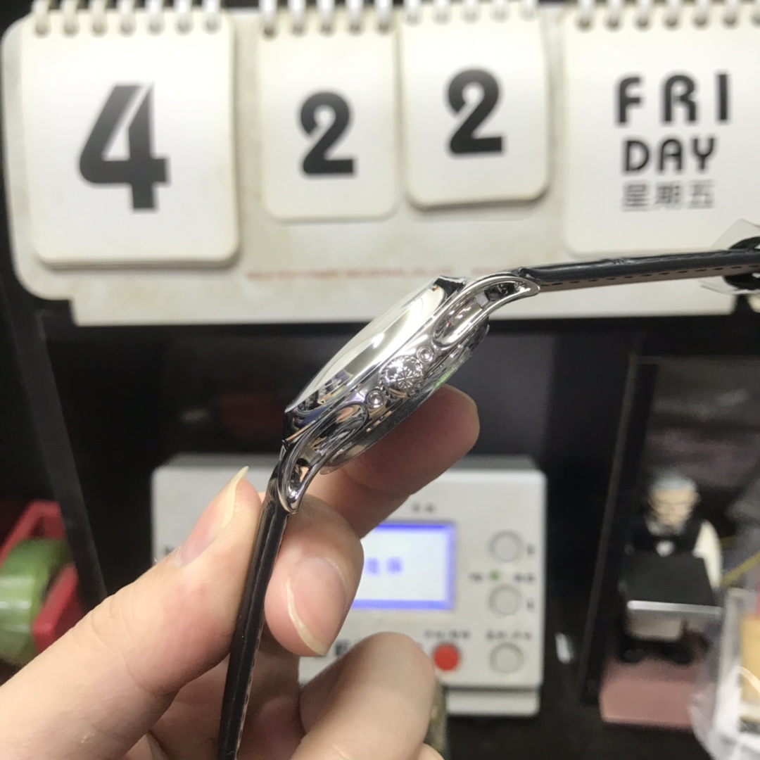 Patek Philippe Classical Watch Complicated Timepiece Series 5205G-013, Blue Dial, 40mm Size.