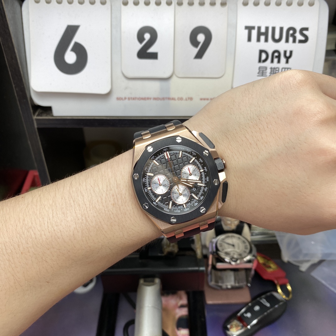 Audemars Piguet Royal Oak Offshore Series 26420RO.OO.A002CA.01, Rose Gold Case Ceramic Bezel, 43mm size.