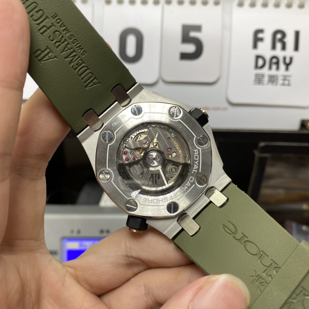 Audemars Piguet Royal Oak Offshore Series 15720ST.OO.A052CA.01, Green Dial, 42mm Size.