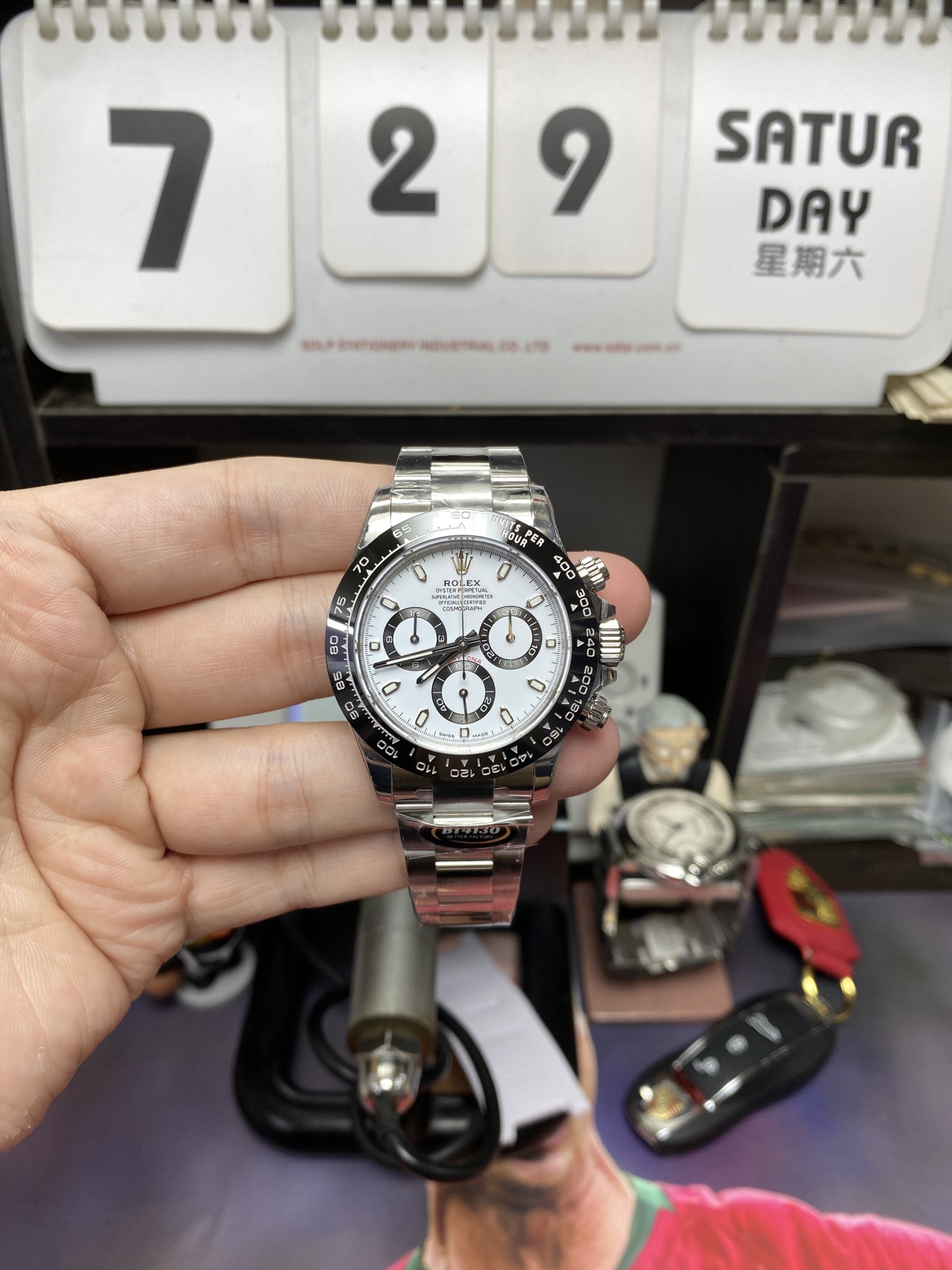 Rolex Cosmograph Daytona Series m116500ln-0001. a black and white panda color scheme, 40mm size.