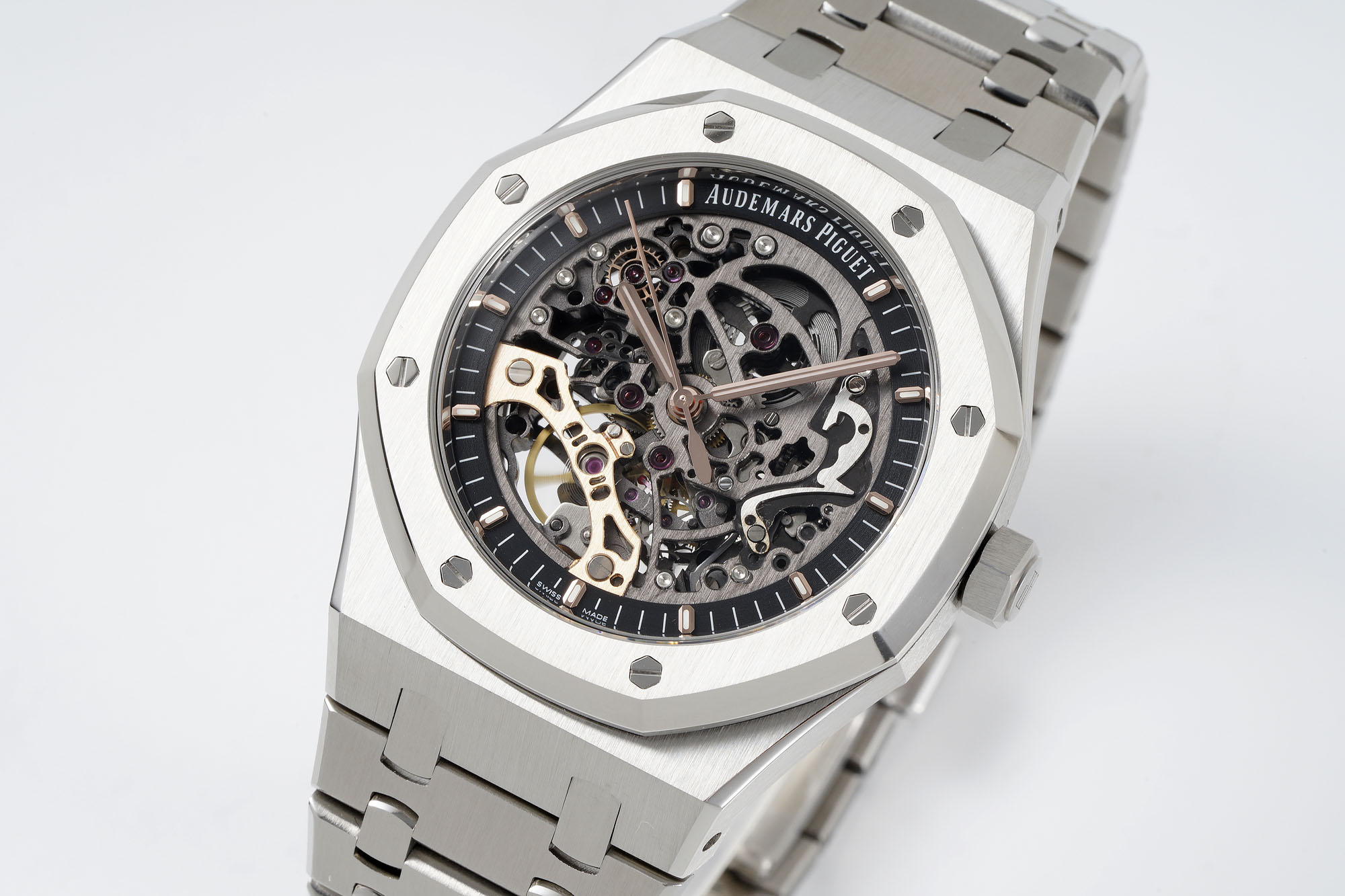 Audemars Piguet Royal Oak Series 15407ST.OO.1220ST.01, Deep Gray dial, 41mm size.