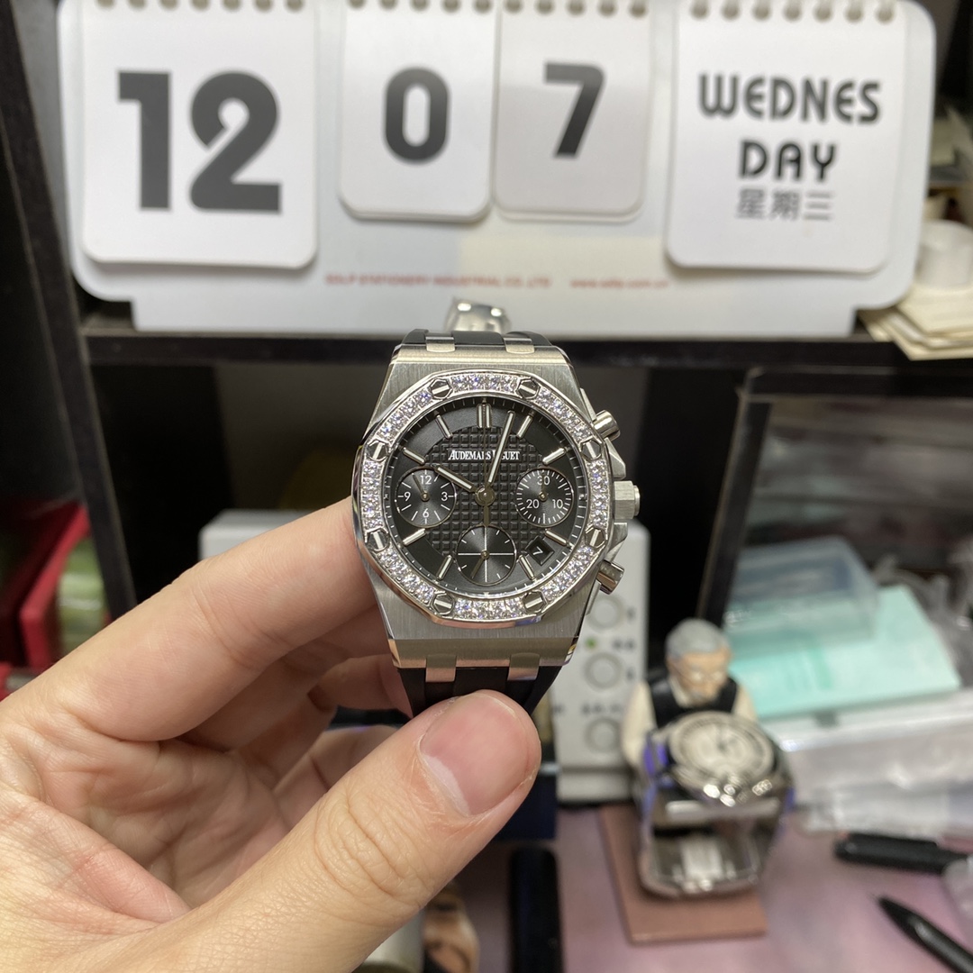 Audemars Piguet Royal Oak Offshore Series 26231ST.ZZ.D002CA.01, Women's Chronograph Black Dial with Diamond Bezel, 37mm size.