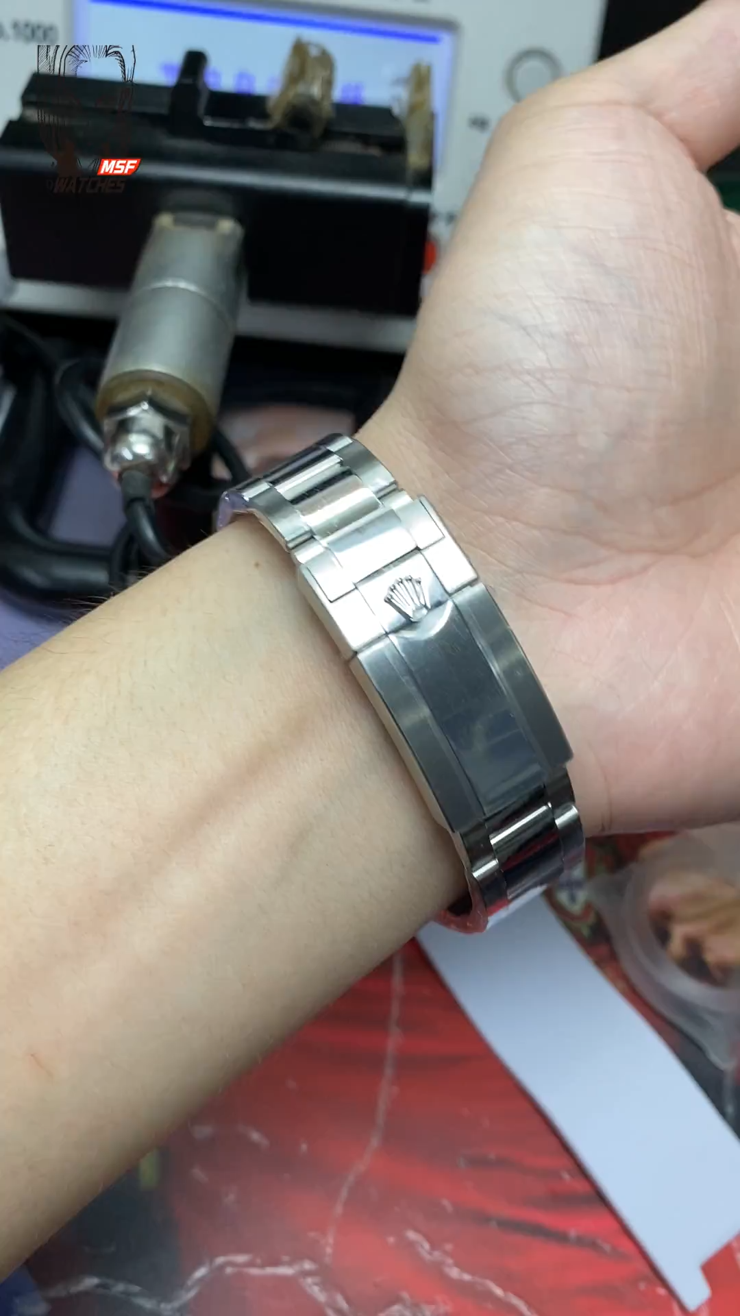 Rolex Cosmograph Daytona Series m116500ln-0001. a black and white panda color scheme, 40mm size.