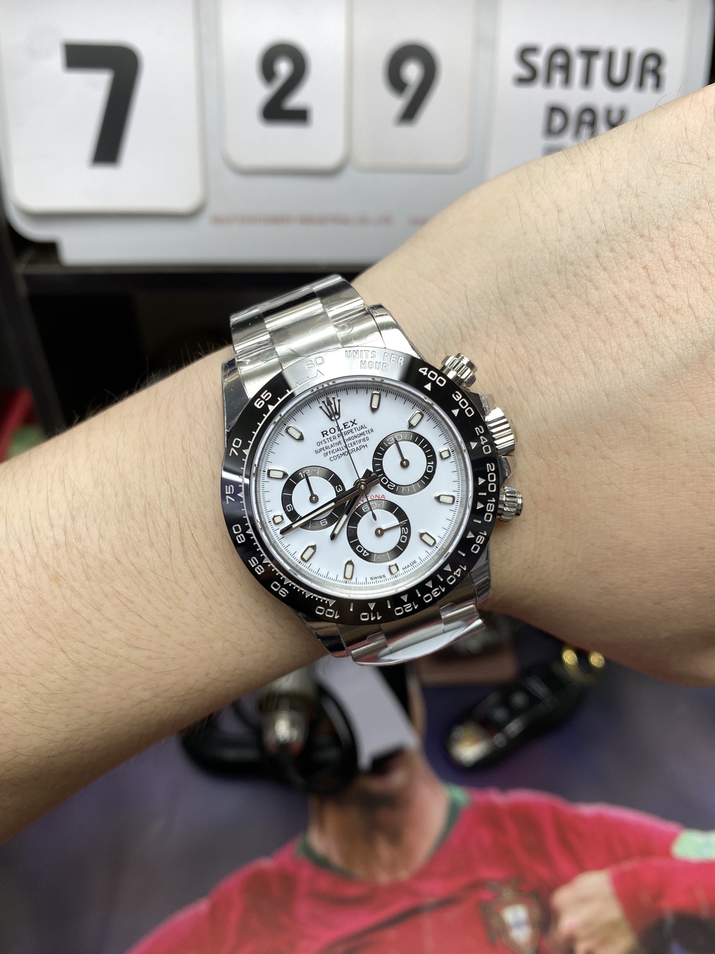 Rolex Cosmograph Daytona Series m116500ln-0001. a black and white panda color scheme, 40mm size.