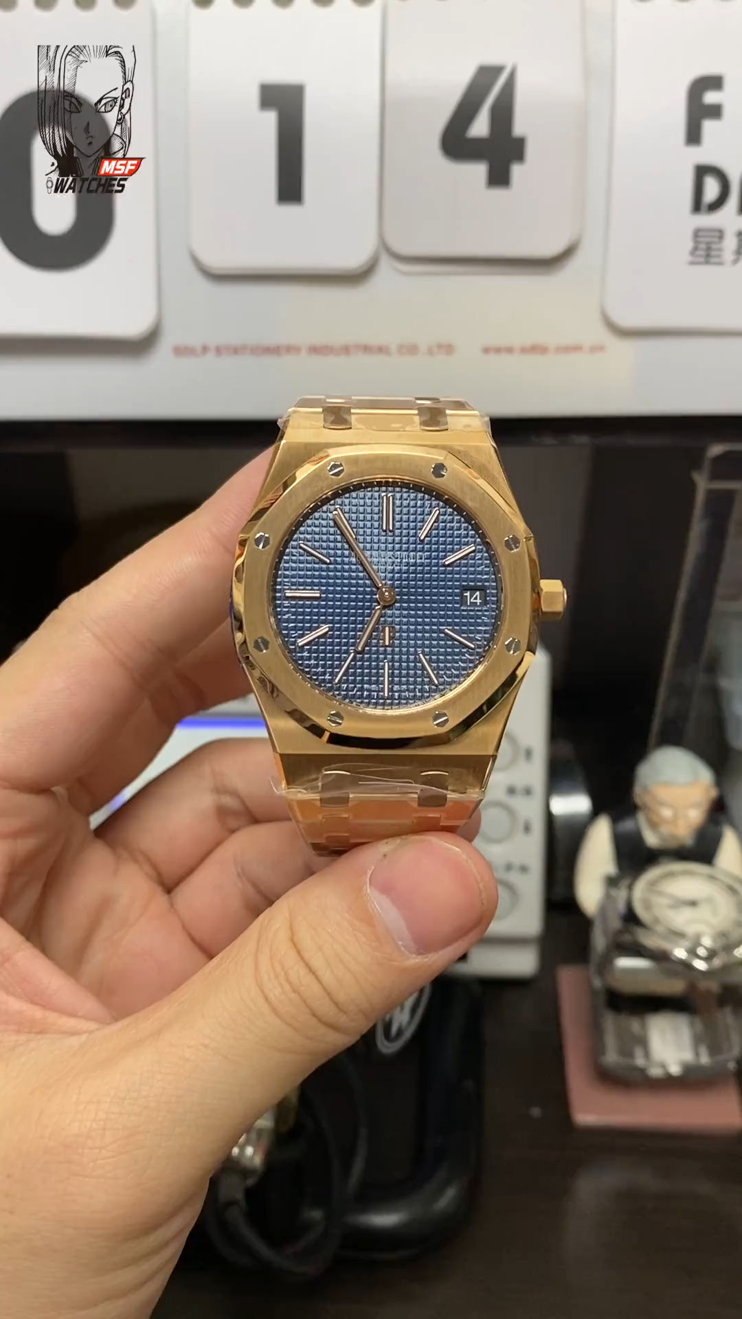 Audemars Piguet Royal Oak Offshore Series 15202OR.OO.1240OR.01, Blue Dial with Rose Gold Case, 39mm Size.