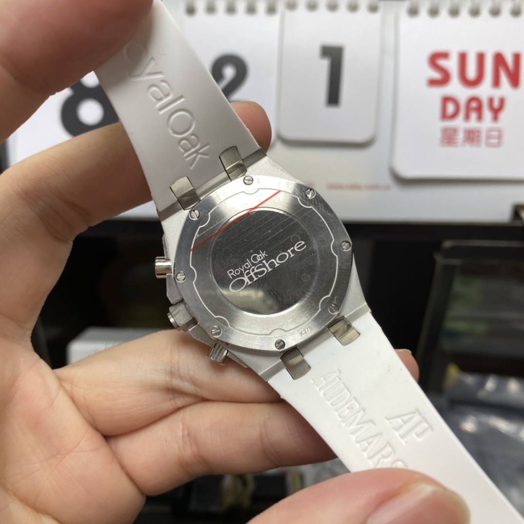 Audemars Piguet Royal Oak Offshore Series 26231ST.ZZ.D010CA.01, Silver Panda Dial, 37mm size.