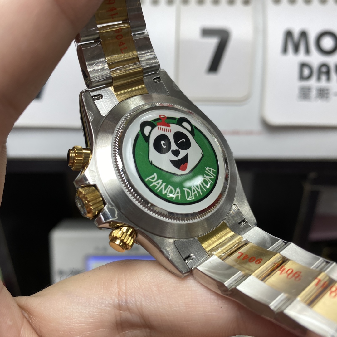 Rolex Cosmograph Daytona Series m116503-0001, two-tone gold case white dial and steel bracelet, 40mm size.