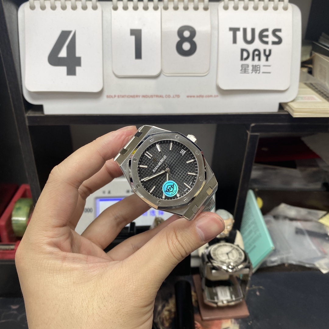 Audemars Piguet Royal Oak Offshore Series 15500ST.OO.1220ST.03, Black Dial with Stainless Steel Bracelet, 41mm size.