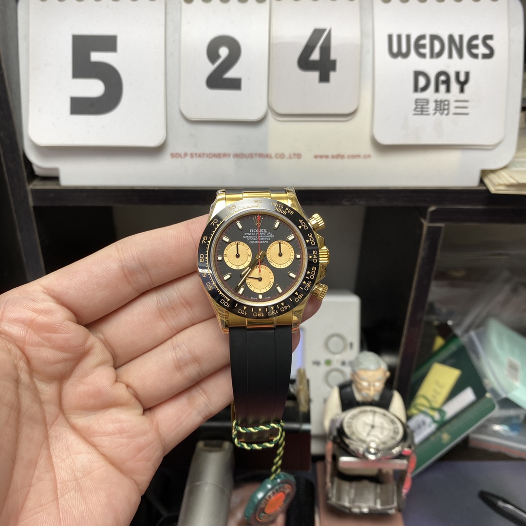 Rolex Cosmograph Daytona Series m116518ln-0047, Red Hand Small Demon King, 40mm size.