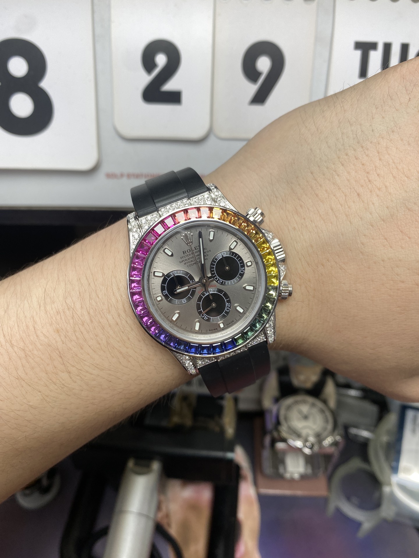 Rolex Cosmograph Daytona Series HIGH-END VVS S.Africa DIAMOND CASE WITH grey dial, 40mm size.