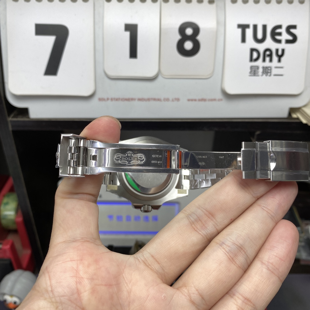 Rolex GMT-Master II series m126720vtnr-0002, Black-Green Bezel 