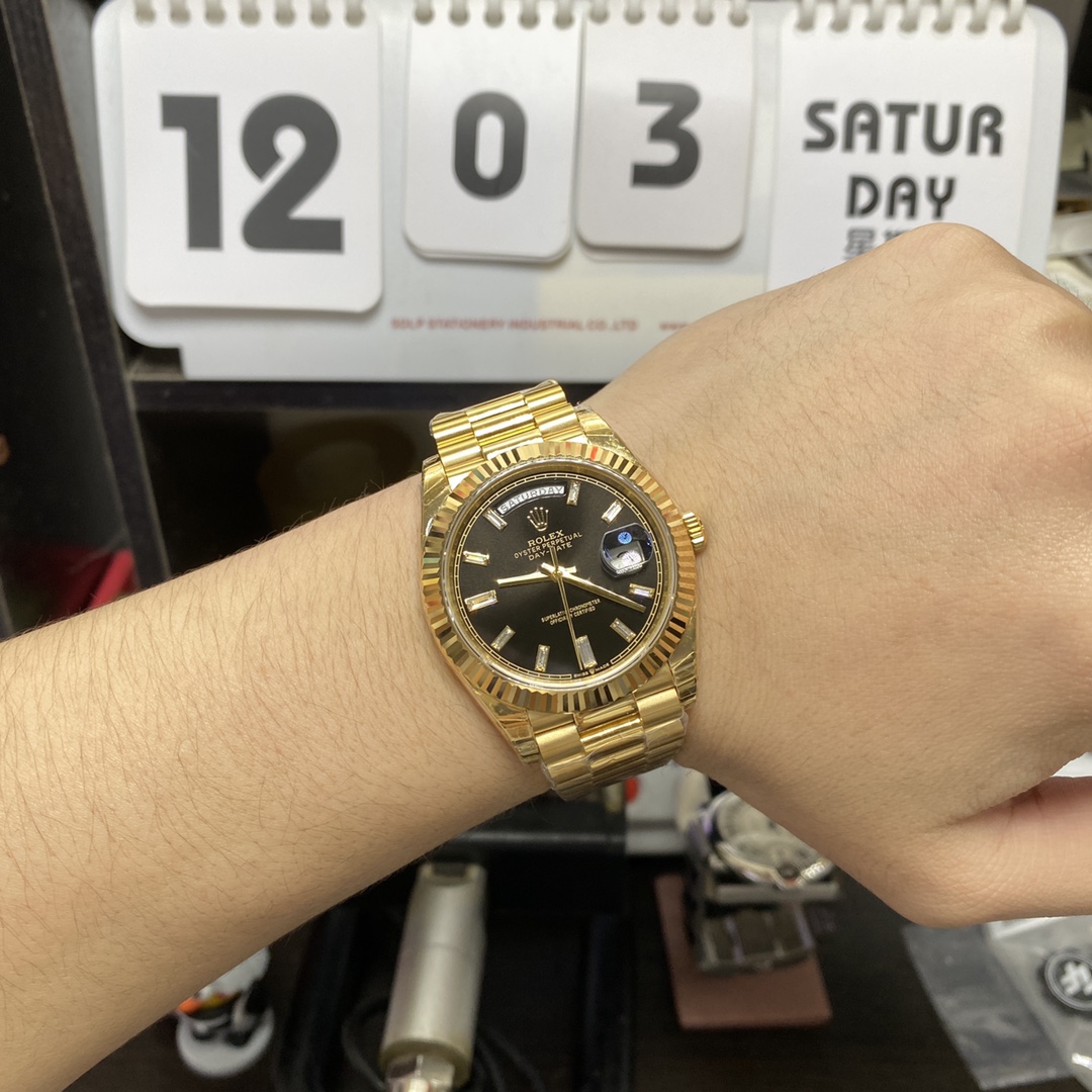 Rolex Day-Date Series m228238-0067, Ice Sugar Diamond Black Dial All-Gold Design, 40mm Size.