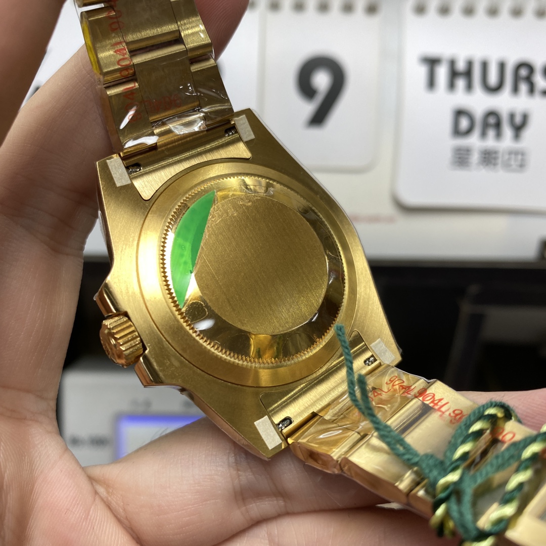 Rolex Submariner Series m126618lb-0002, All-Gold Blue Submariner, 41mm size.