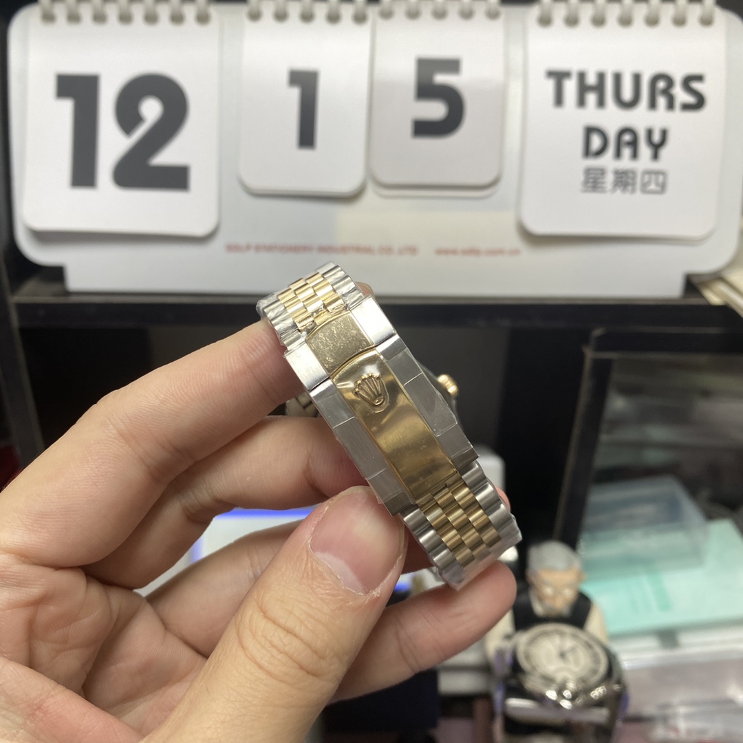 Rolex Datejust Series m126333-0010, Two-Tone Gold Case with Gold Dial, featuring an 18K gold case, 41mm size.