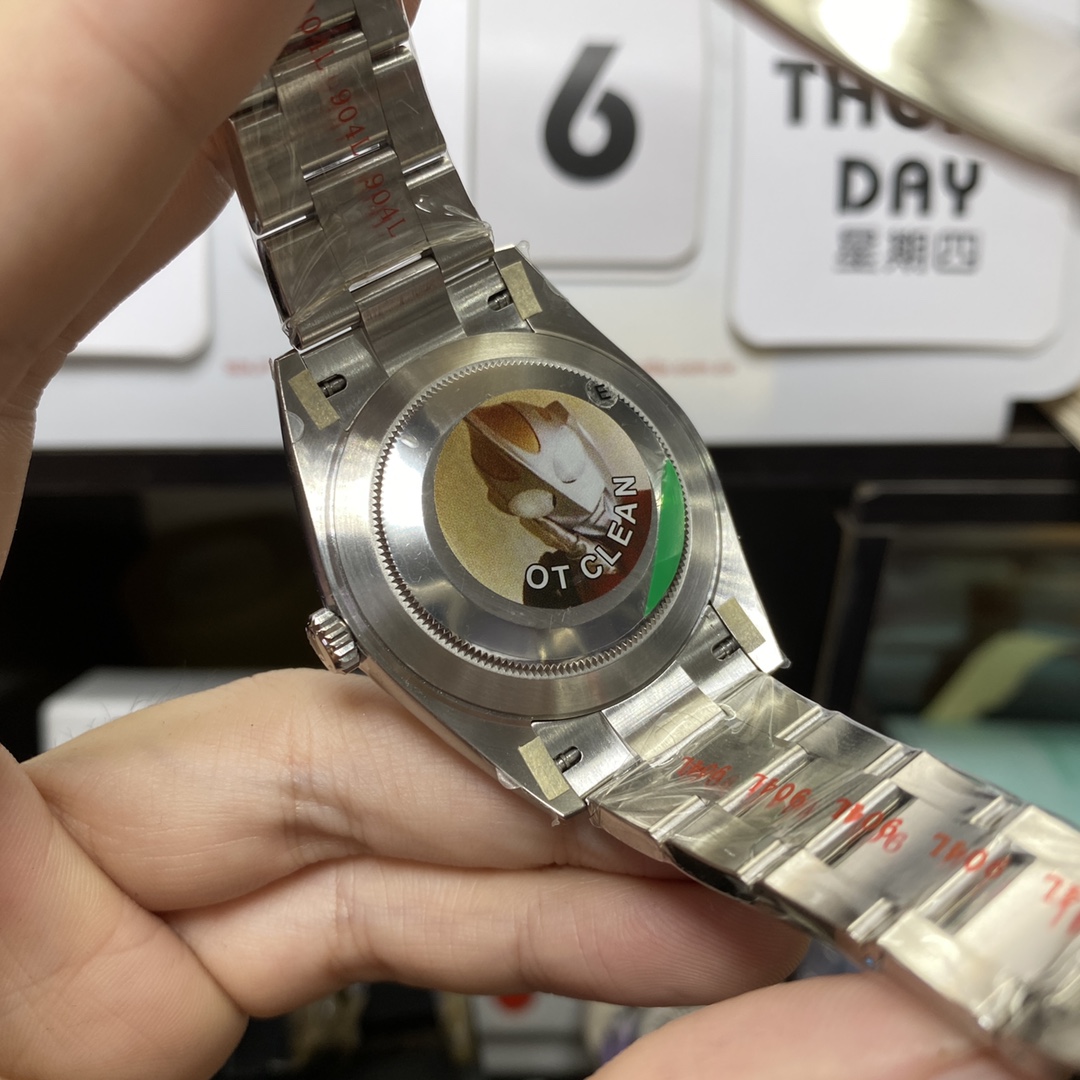 Rolex Datejust Series m126334-0003, White Case Silver Baton Hour Markers Fluted Bezel, 41mm Size.