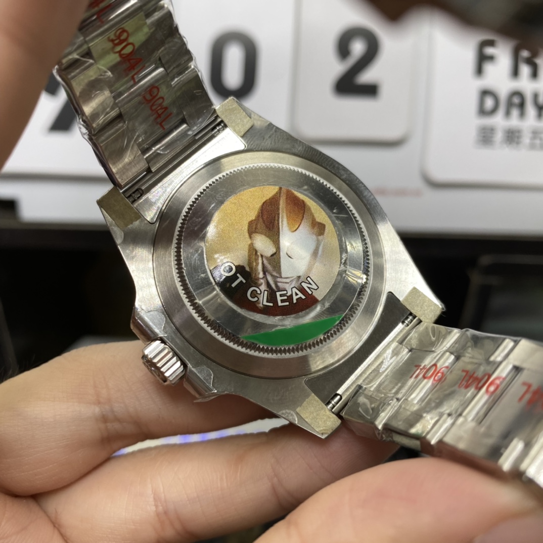 Rolex Submariner Series 116610LV-0002, Green Hulk, 40mm size.