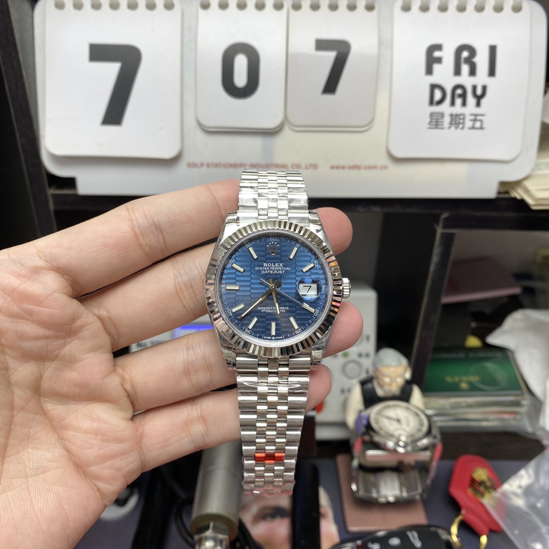 Rolex Datejust series m126334-0032, Blue Checkerboard Dial, 41mm size, Jubilee stainless steel bracelet.