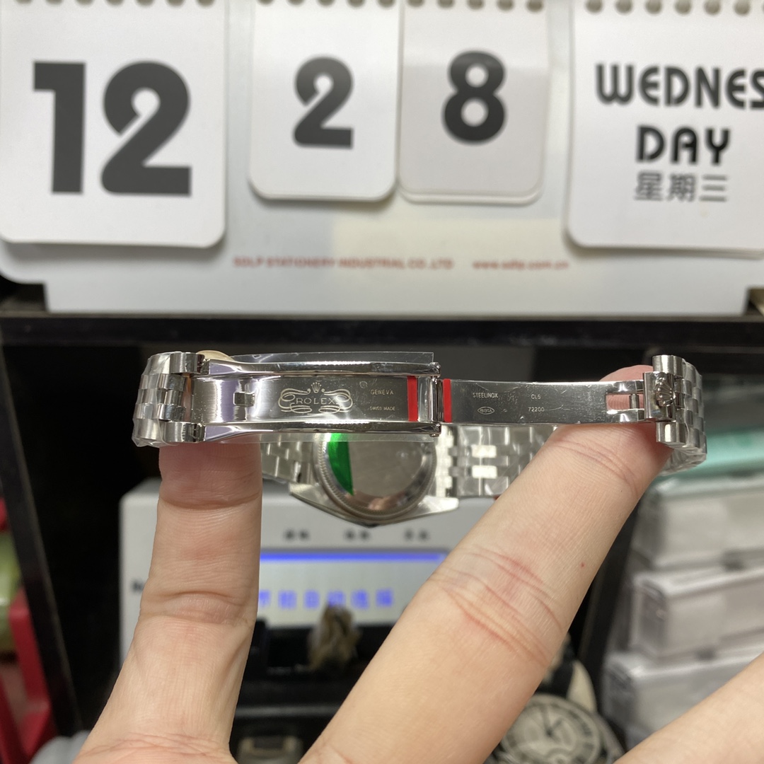 Rolex Datejust series m278384rbr-0036, Pink Dial with Diamond Bezel, 31mm size, Jubilee stainless steel bracelet.