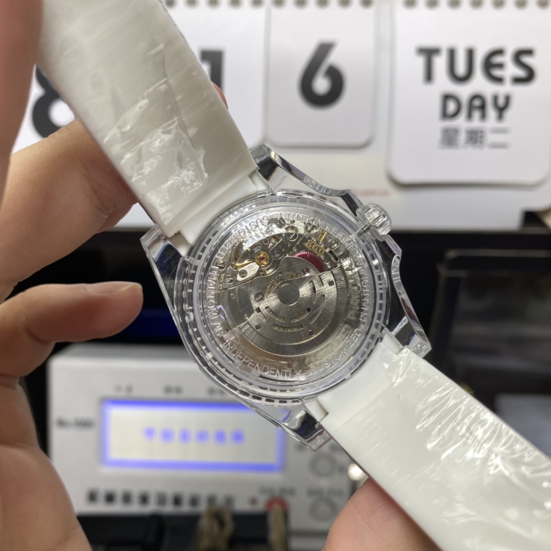 Rolex Submariner series PHANTOMLAB&ROLEX co-branded crystal series watch size 40㎜ PMMA crystal case with 3135 blue spring mechanical movement imported from Thailand rubber strap