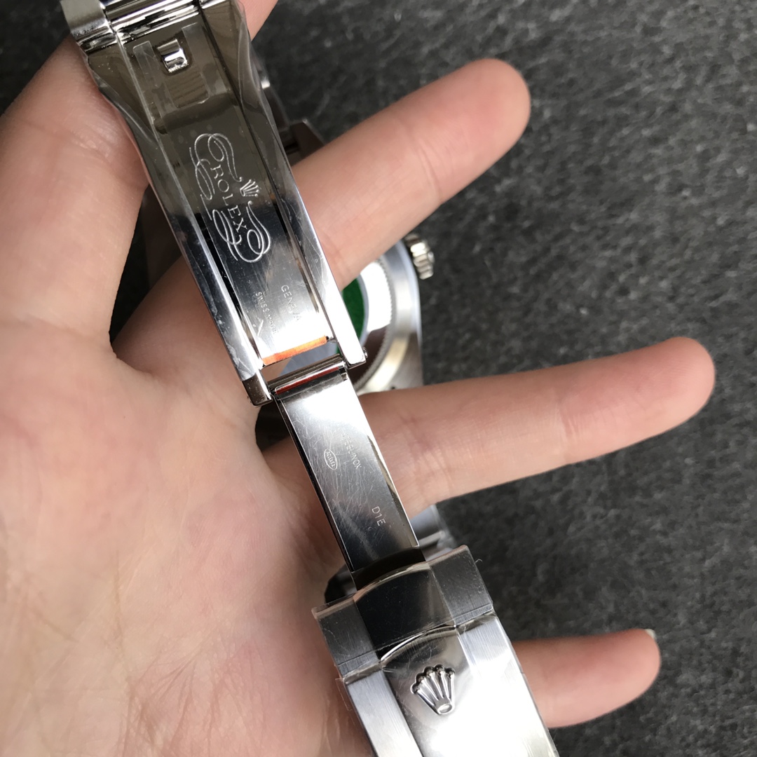 Rolex SKY-DWELLER series white Dial Steel Bracelet ,Month Date and GMT Dual Time Zone Functions, 42mm Size.