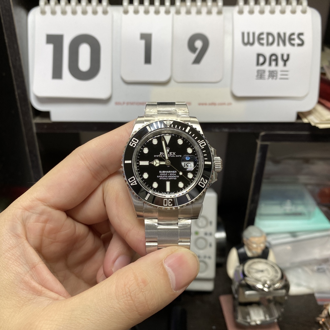 Rolex Submariner Series m126610ln-0001, Blackwater Ghost Added the function of reverse calendar adjustment, 41mm size.