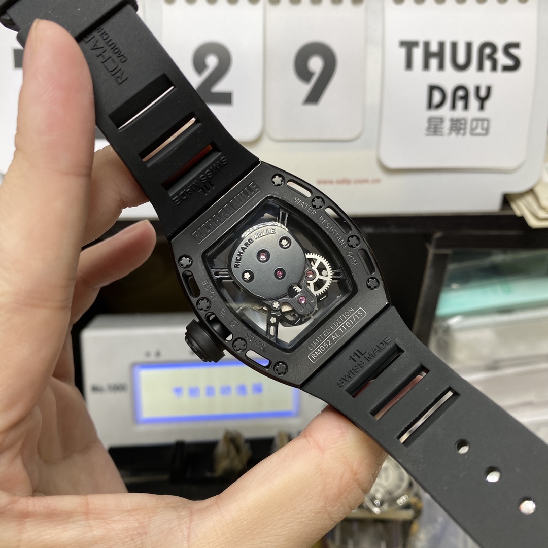 Richard Mille Men's Collection series RM052, Skull Design Black Case Rubber Strap, 42.7×50mm size.