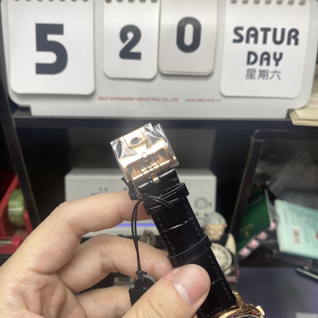 Vacheron Constantin Heritage Collection series 43175000R-B343, Black Dial Rose Gold Case Ultra-Thin Perpetual Calendar, 41mm Size.