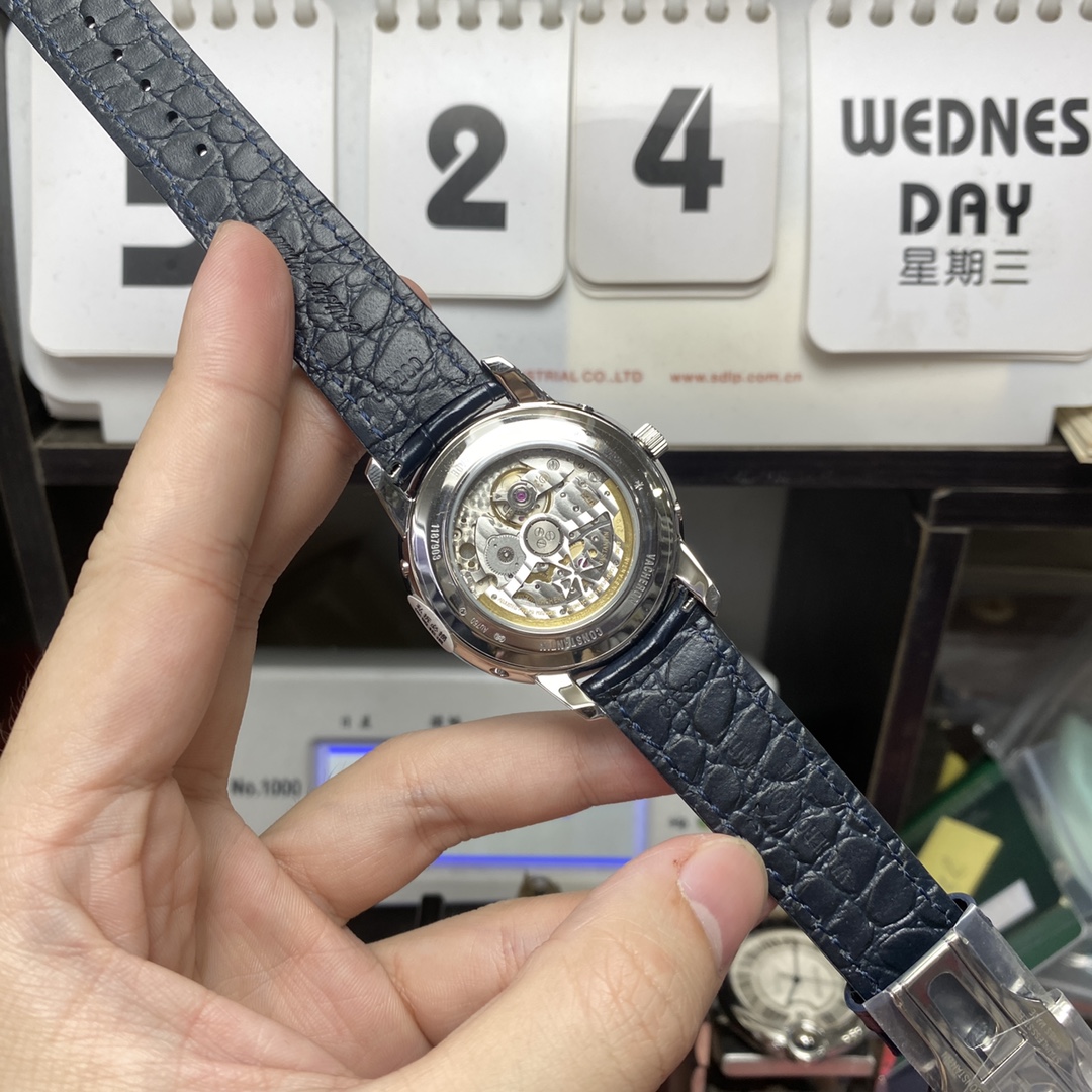 Vacheron Constantin Heritage Collection series 43175000P-B190, Black Dial Rose Gold Case, 41mm size.