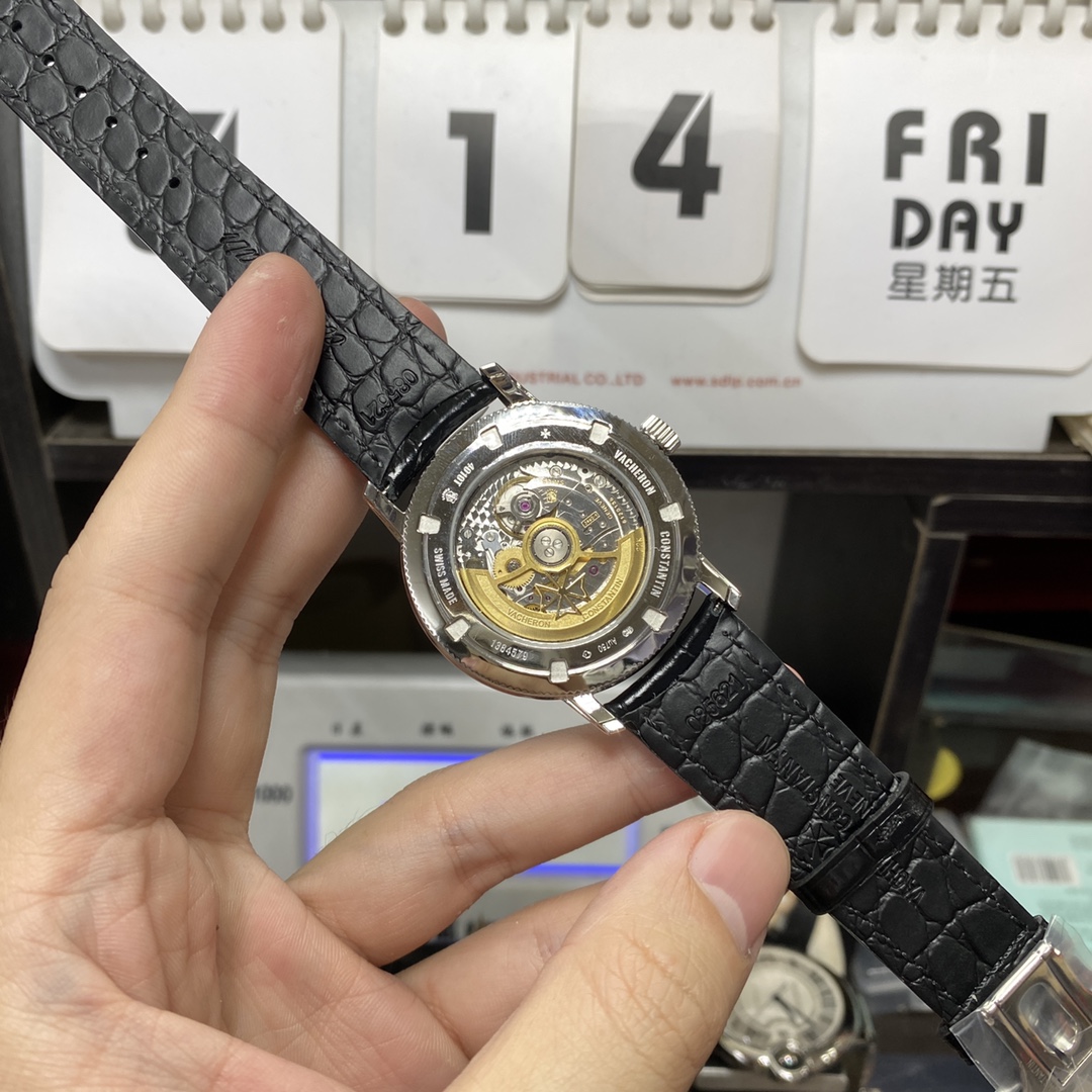 Vacheron Constantin Tradition Collection series 4010T000G-B740, White Case Grey Dial Full Calendar Watch, 41mm Size.