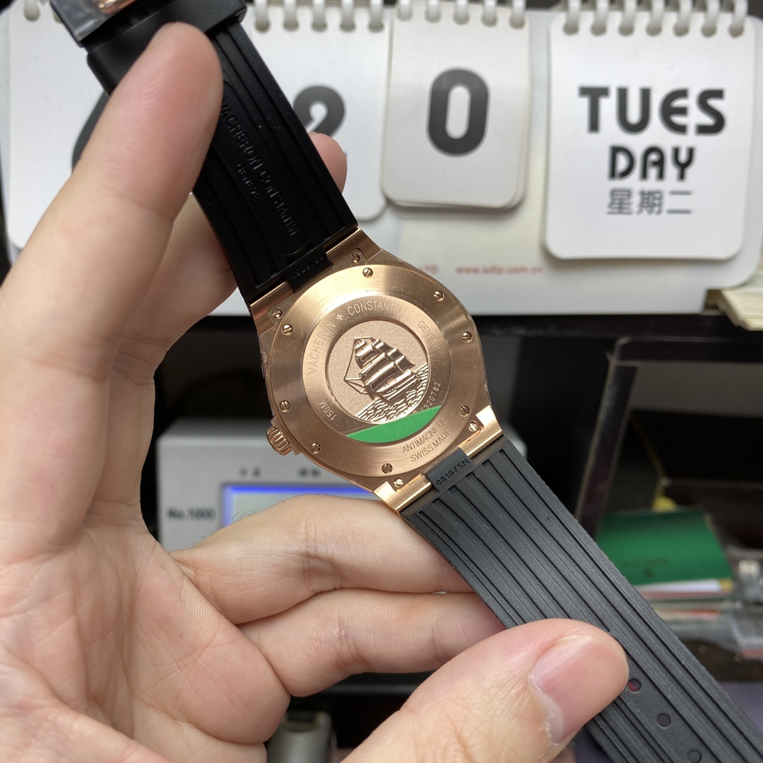 Vacheron Constantin Overseas Collection series 47040, 18K ROSE GOLD CASE GOLD GREY Dial Rubber Strap, 41mm Size.