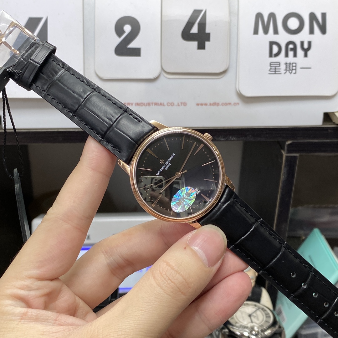 Vacheron Constantin Heritage Collection series 81180000R-9283, Black Dial Rose Gold Case Same Model as High Qiqiang, 40mm size.