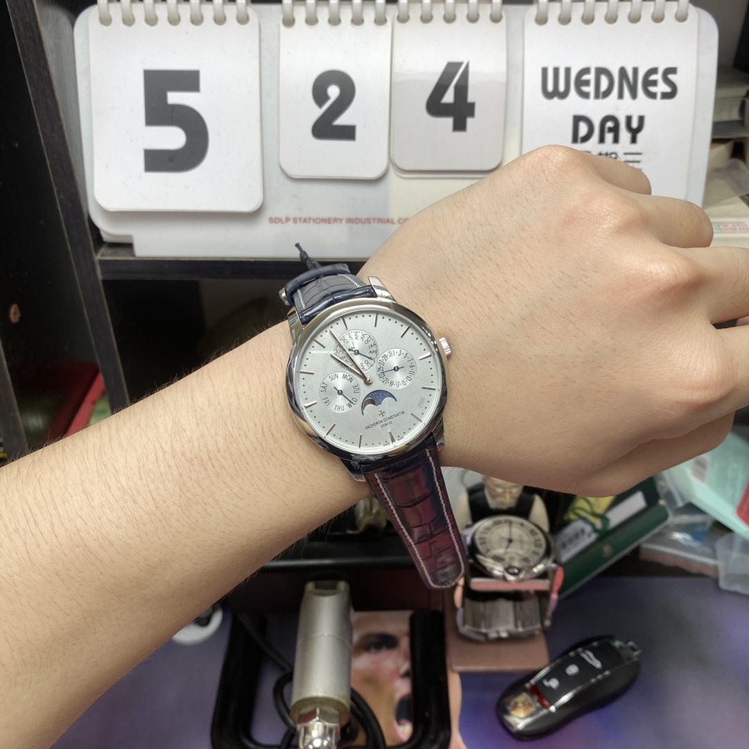 Vacheron Constantin Heritage Collection series 43175000P-B190, Black Dial Rose Gold Case, 41mm size.