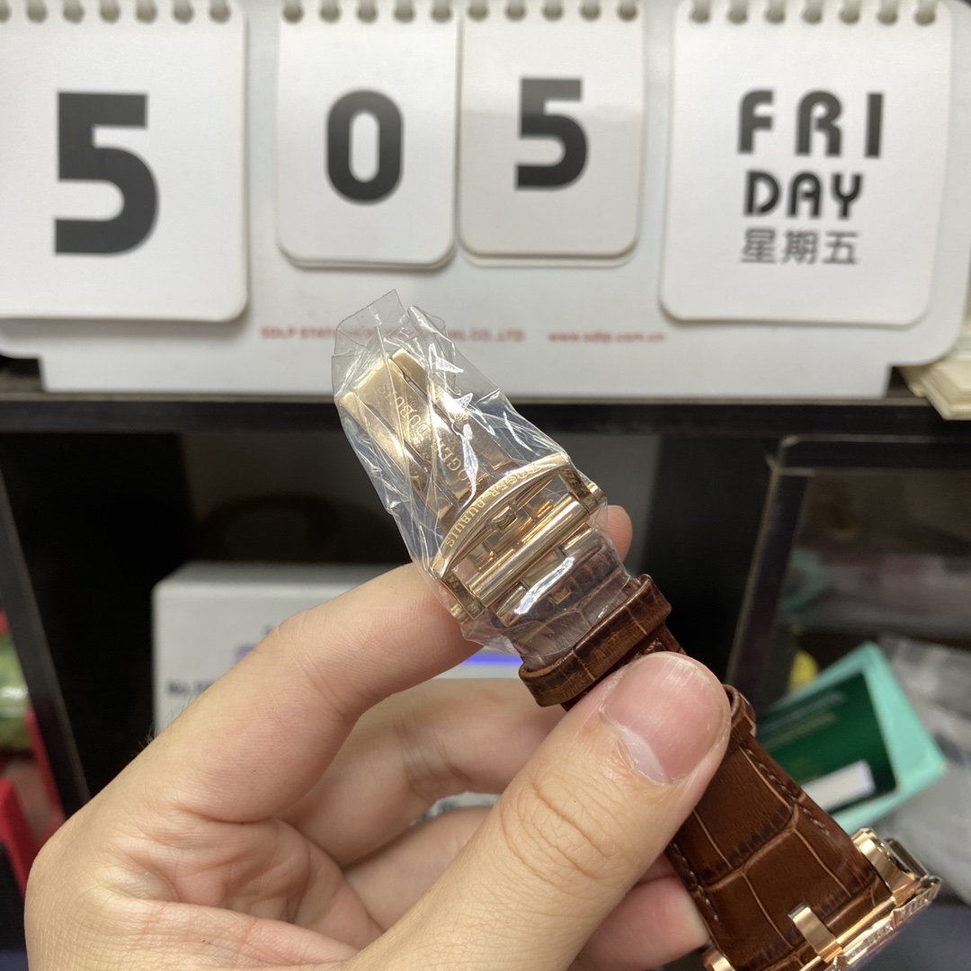 Roger Dubuis Royal Oak Series 18K ROSE GOLD CASE Tourbillon movement , 45mm Size.