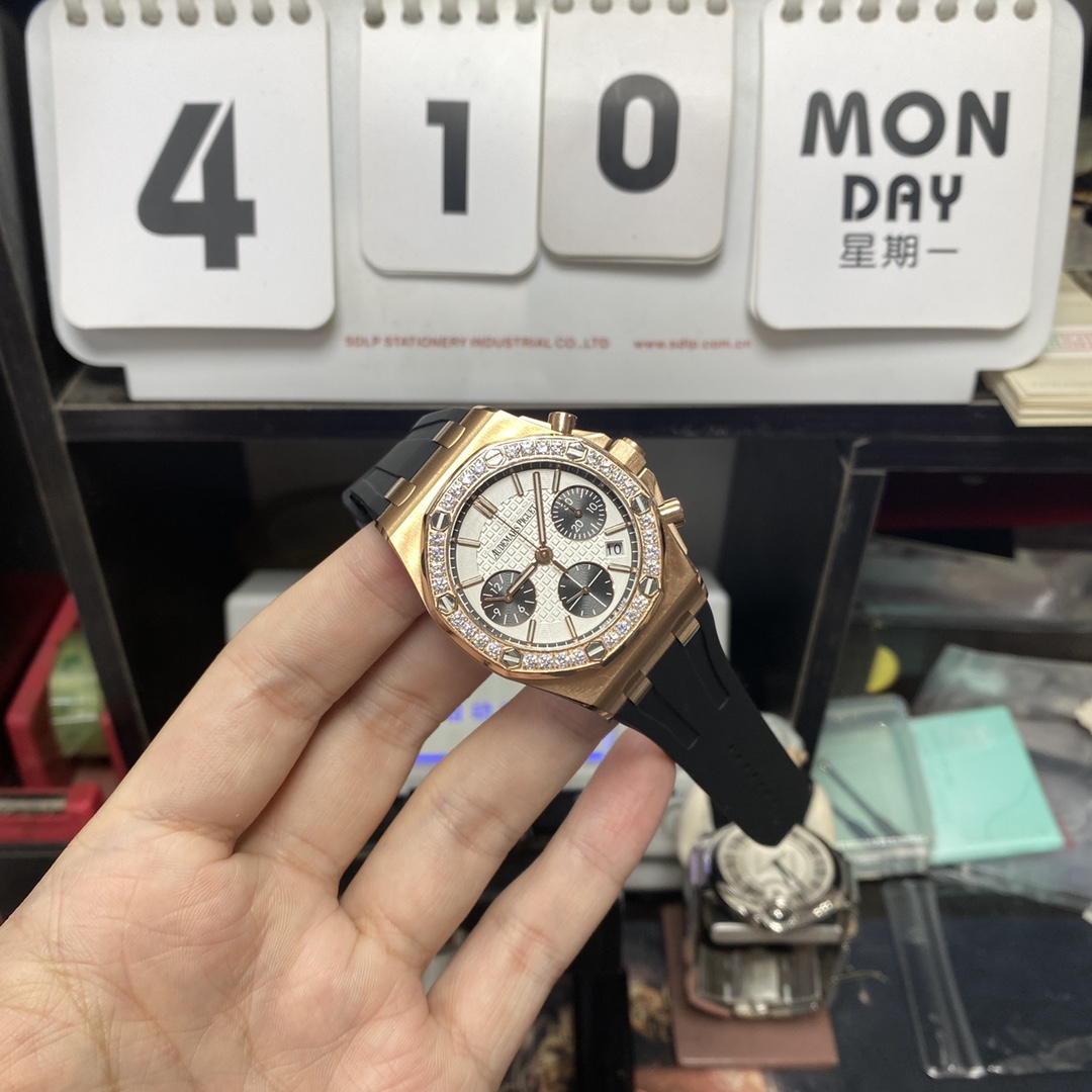 Audemars Piguet Royal Oak Offshore Series 26231OR.ZZ.D003CA.01, Rose Gold Case White Dial Diamond Bezel Rubber Strap, 37mm Size