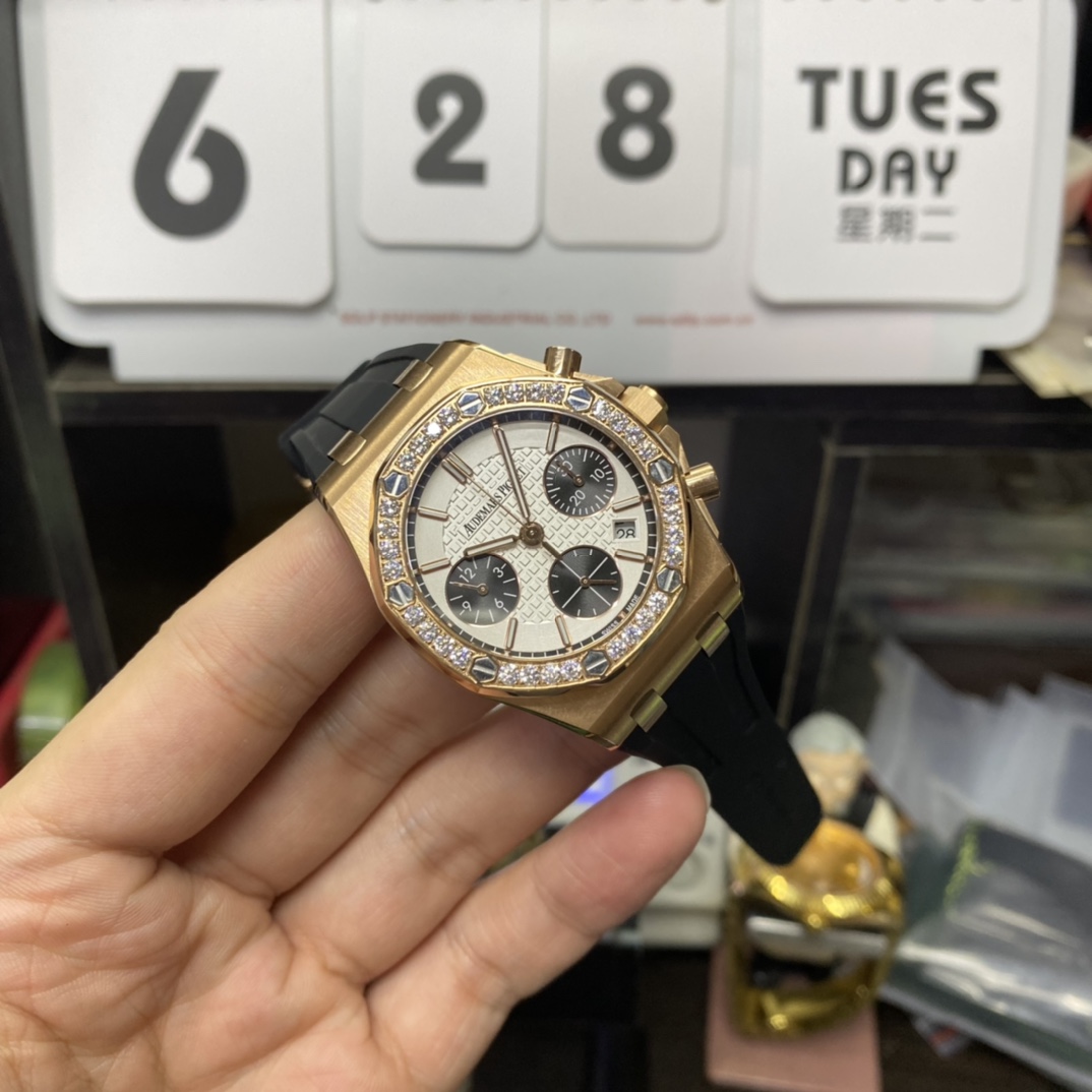 Audemars Piguet Royal Oak Offshore Series 26231OR.ZZ.D003CA.01, Rose Gold Case White Dial Diamond Bezel Rubber Strap, 37mm Size