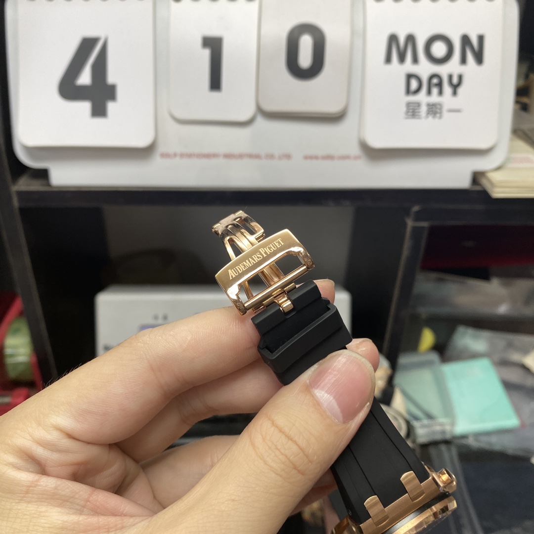 Audemars Piguet Royal Oak Offshore Series 26231OR.ZZ.D003CA.01, Rose Gold Case White Dial Diamond Bezel Rubber Strap, 37mm Size