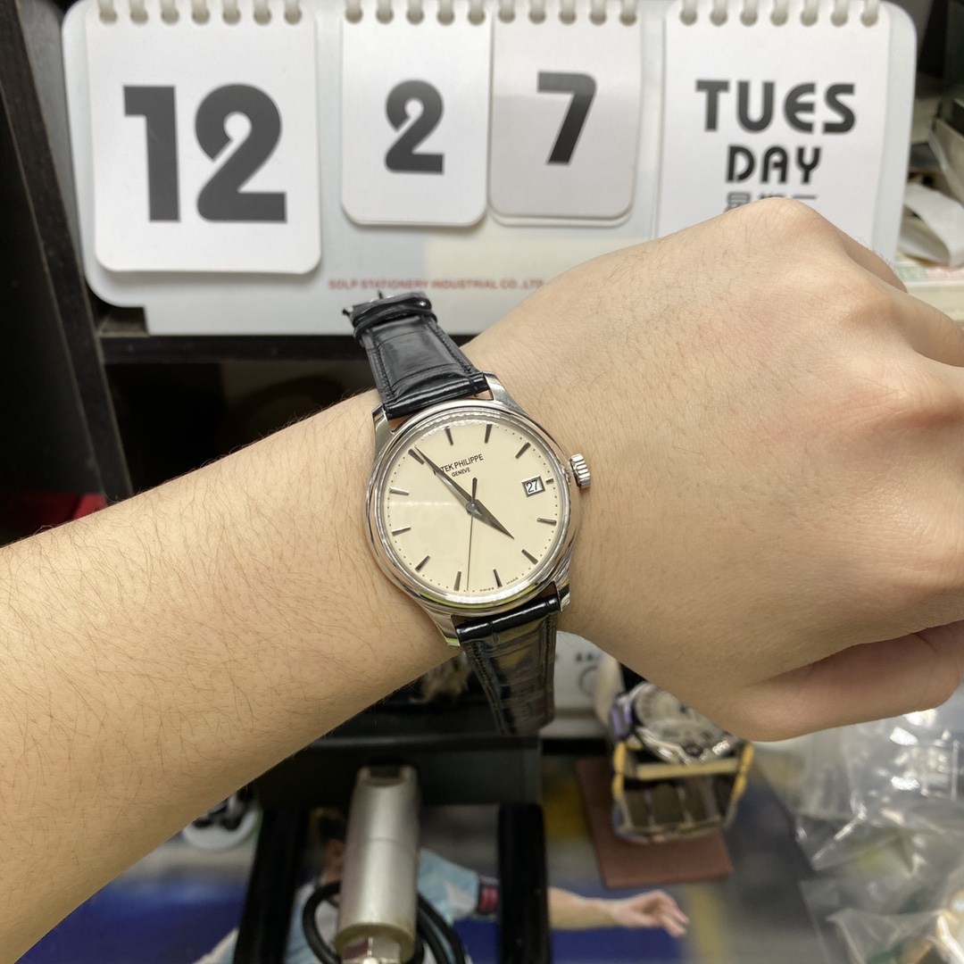 Patek Philippe Classical Watch Series 5527, White Case, White Dial, 39mm Size, Hinged Case Back.