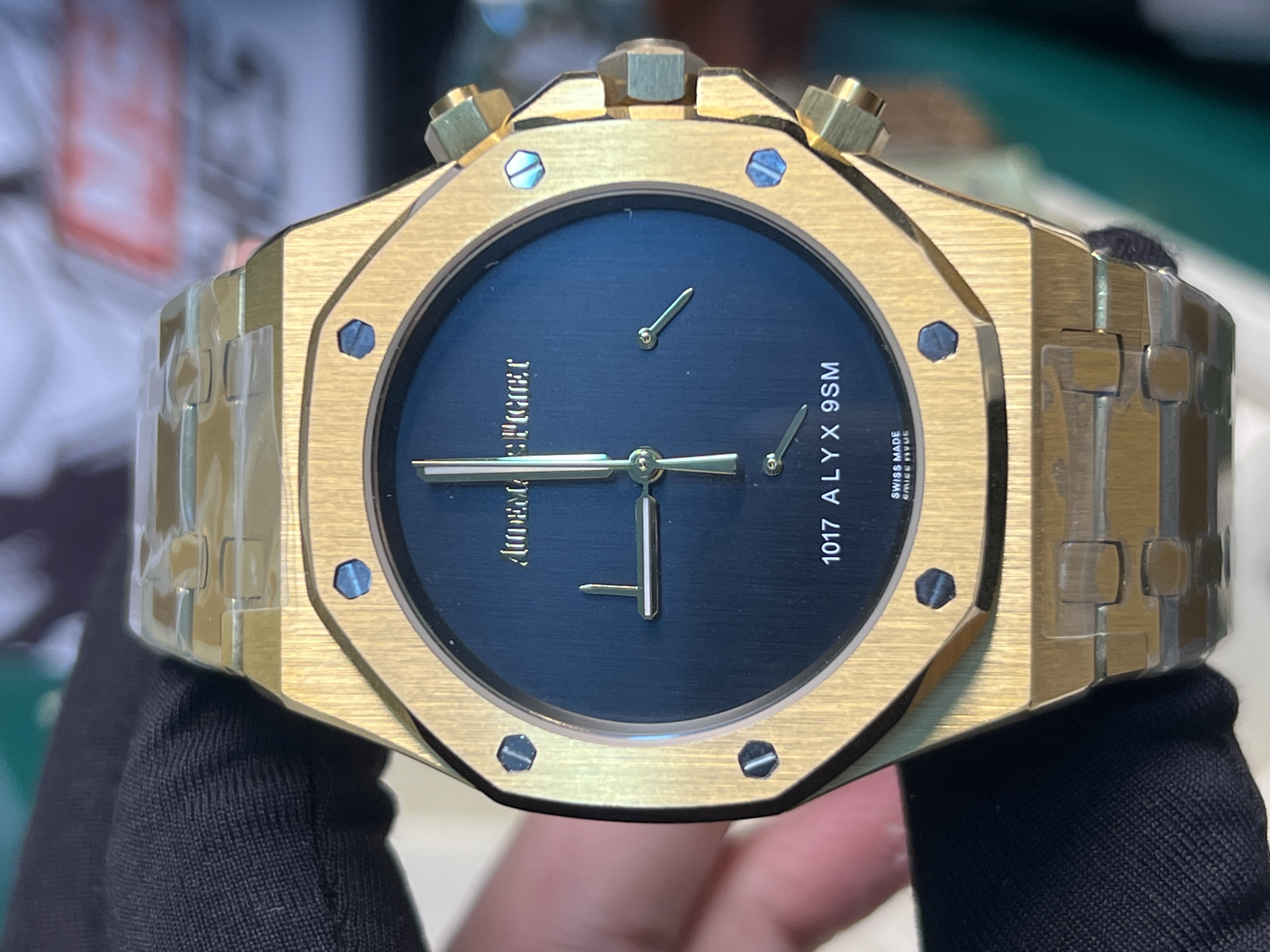 Audemars Piguet Royal Oak Series 26240BA.OO.1320BA.01 Black Dial 41mm